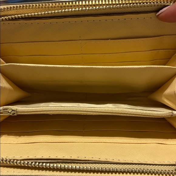 Elegant Black Clutch with Gold Accents - Picture 5 of 5